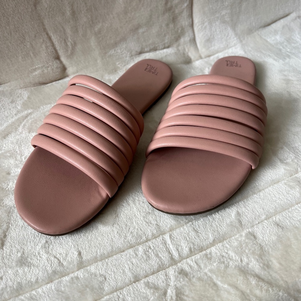 Time and Tru Slippers